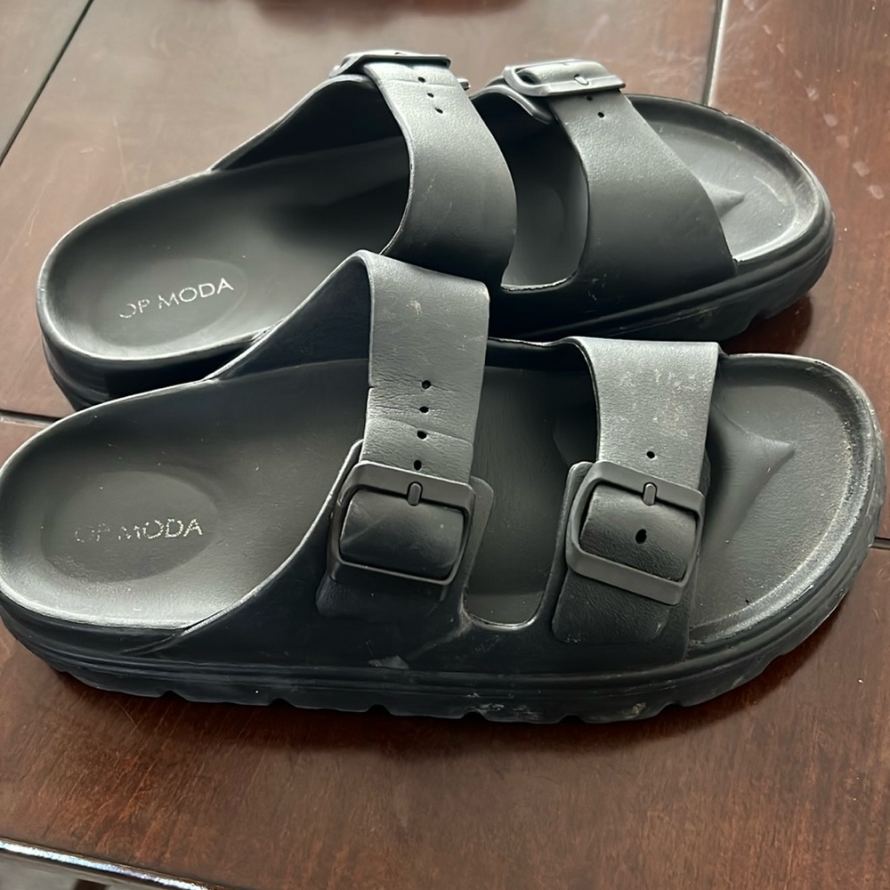 Platform sandals-black